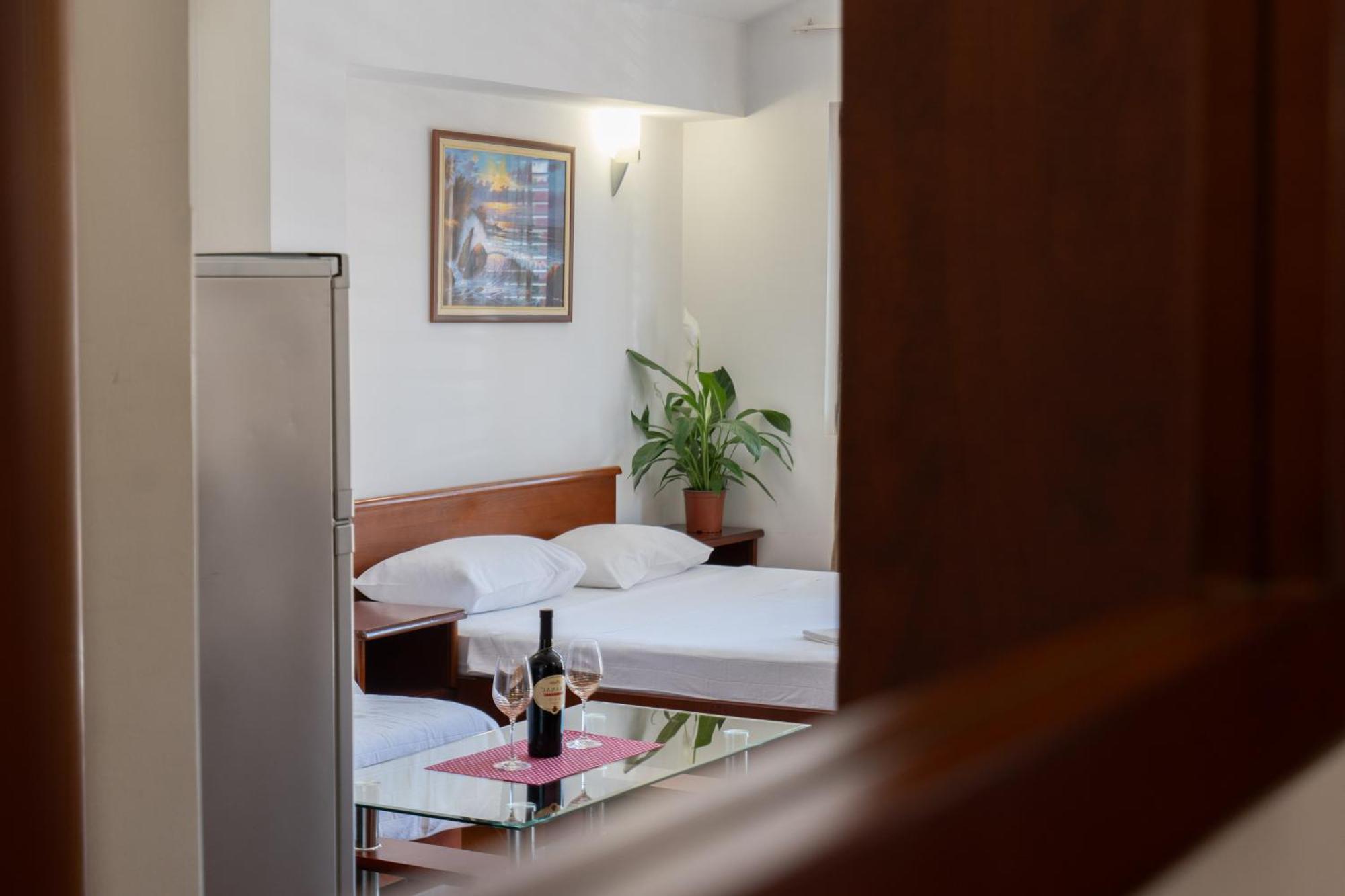 Sms Apartments Budva Bagian luar foto