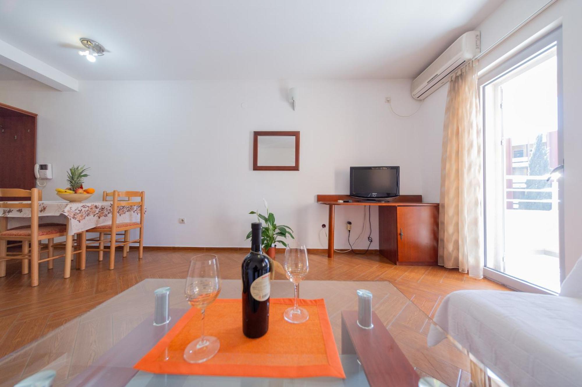 Sms Apartments Budva Bagian luar foto