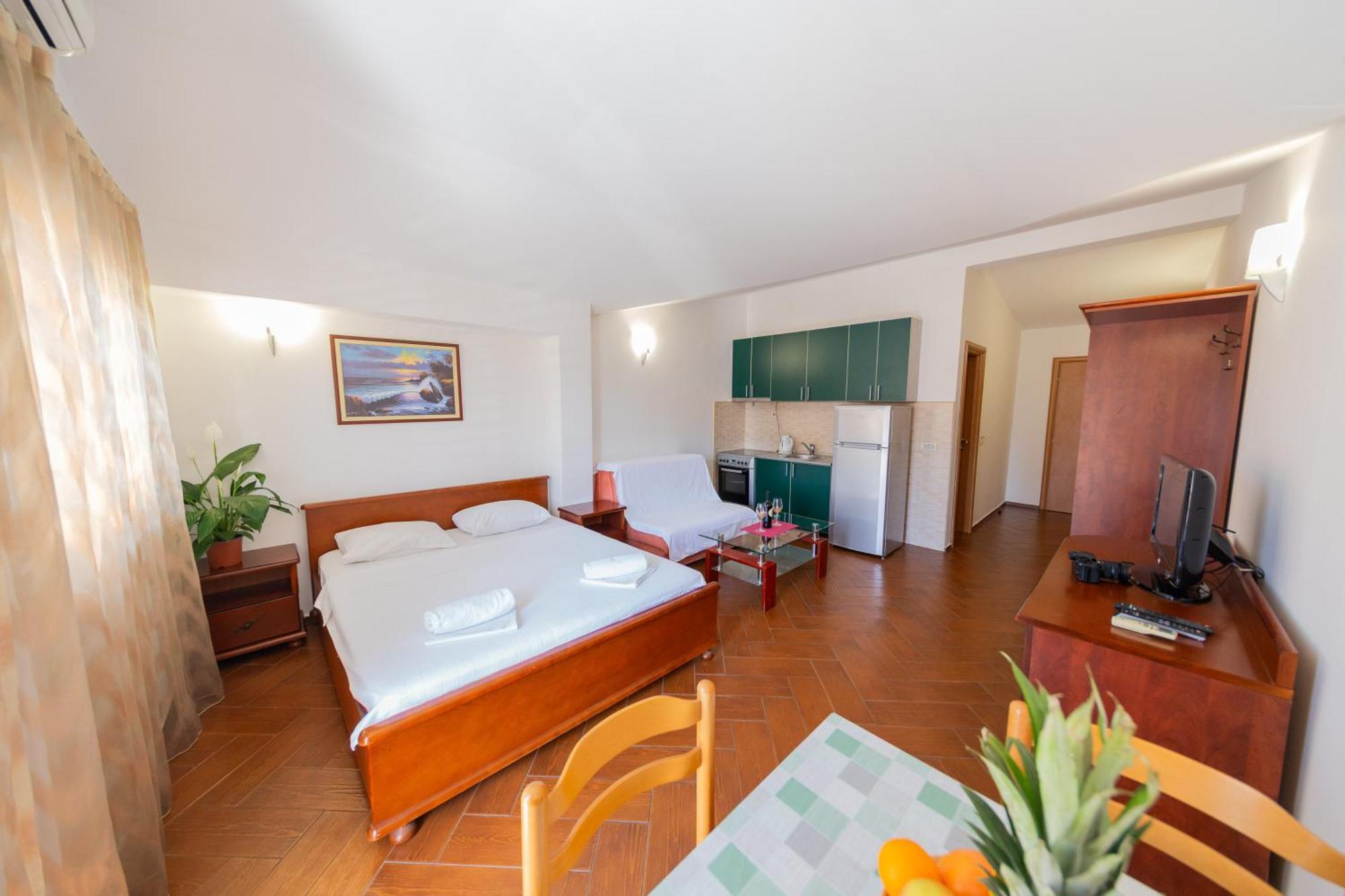 Sms Apartments Budva Bagian luar foto