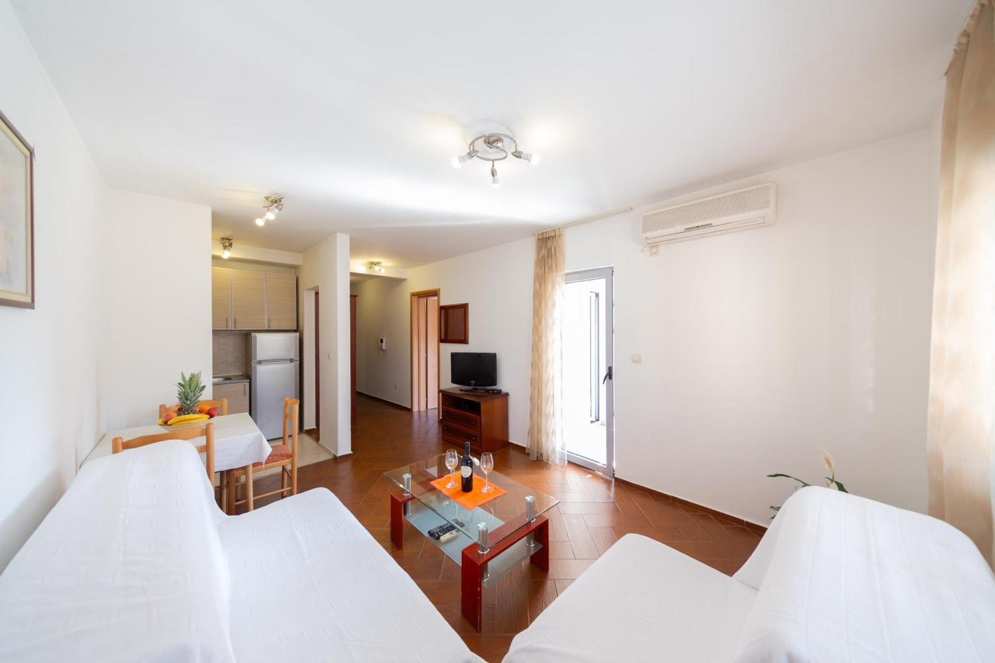 Sms Apartments Budva Bagian luar foto