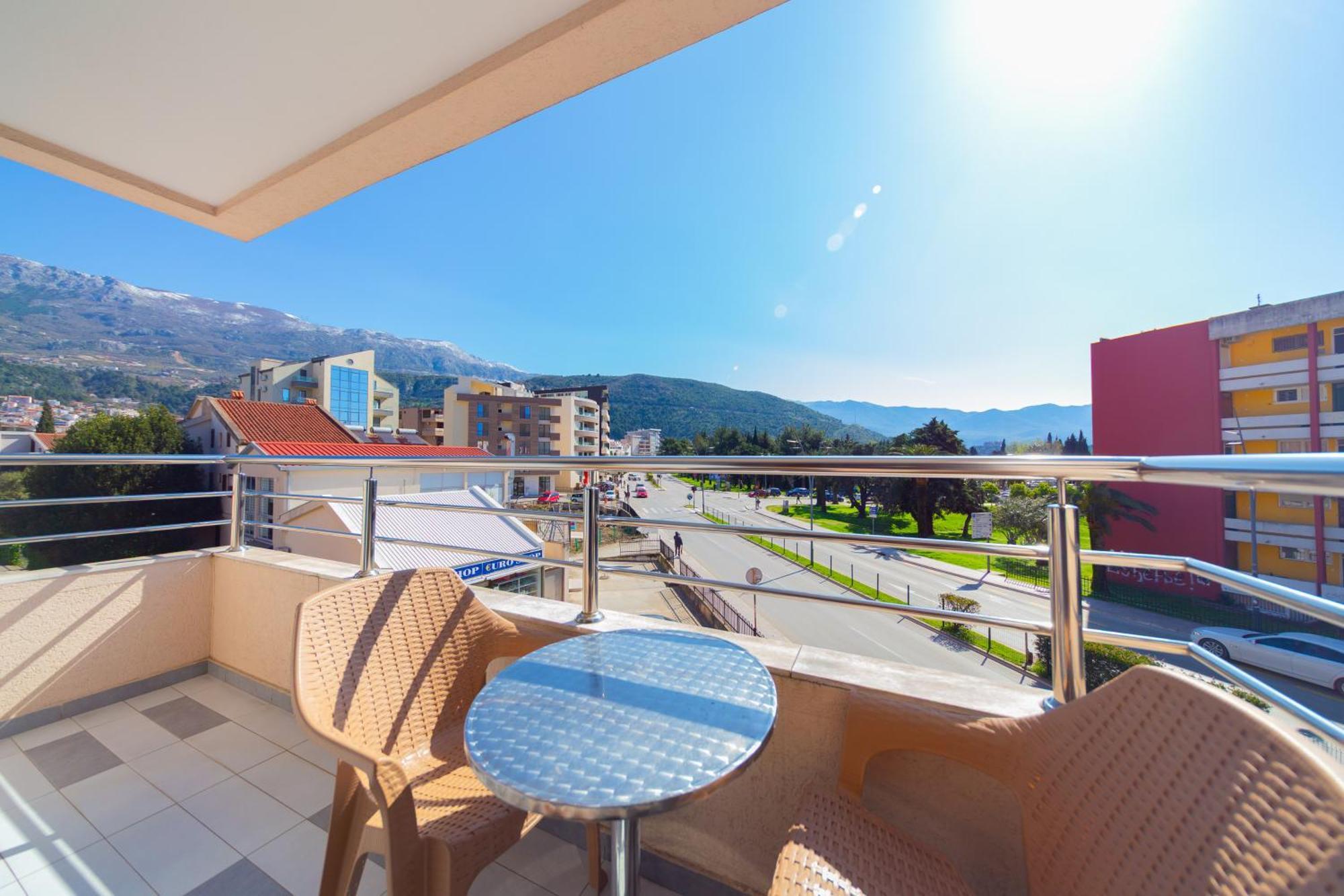 Sms Apartments Budva Bagian luar foto