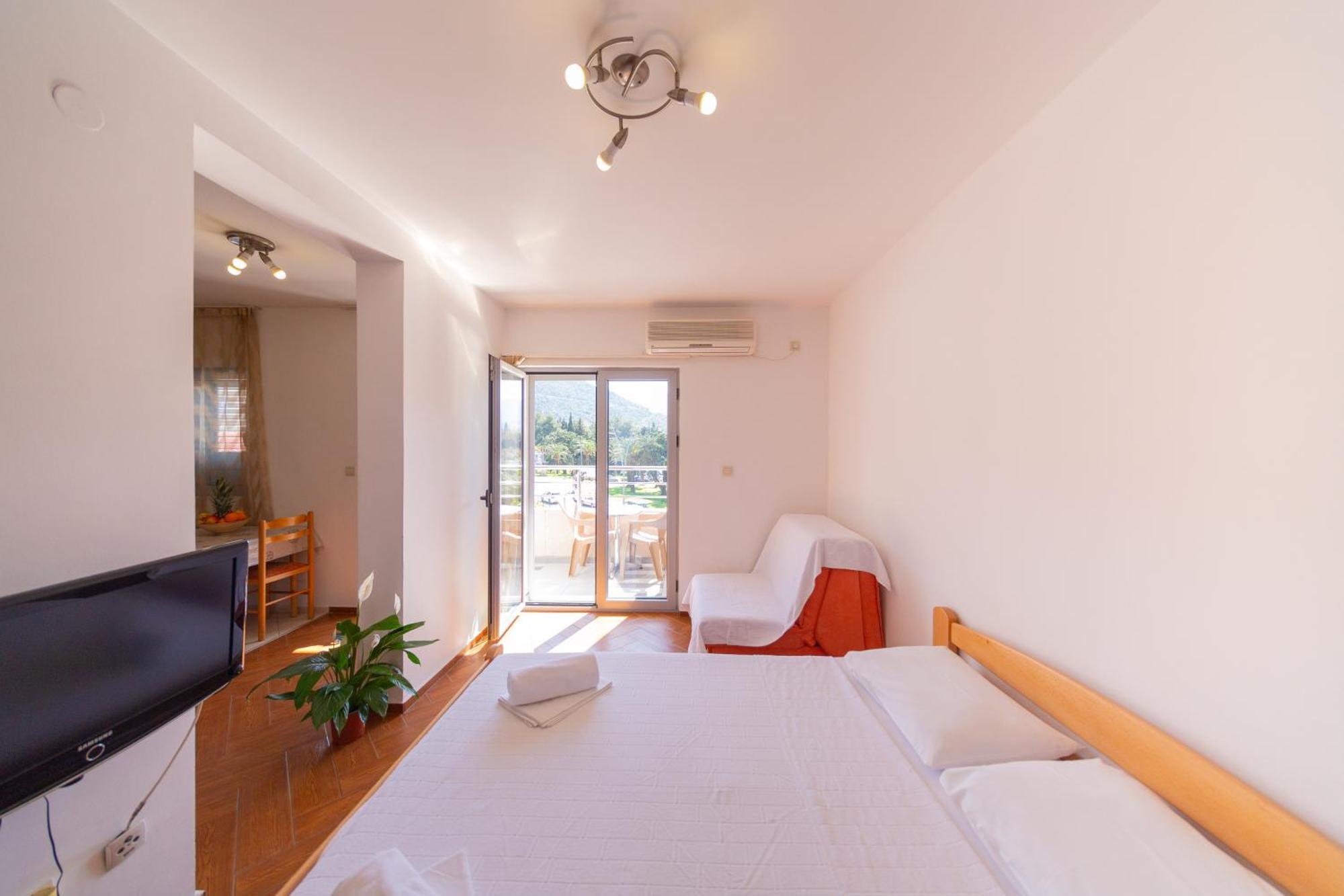 Sms Apartments Budva Bagian luar foto