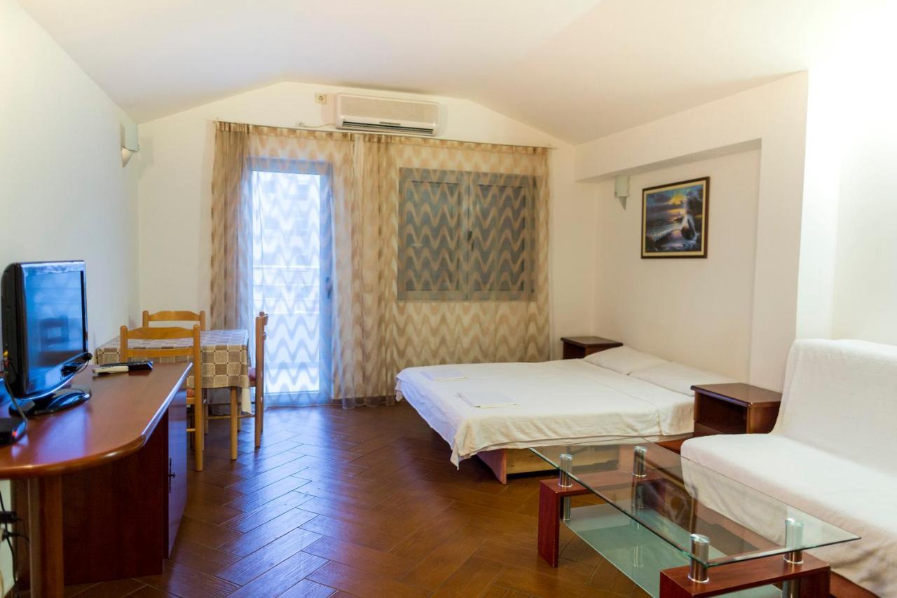 Sms Apartments Budva Bagian luar foto