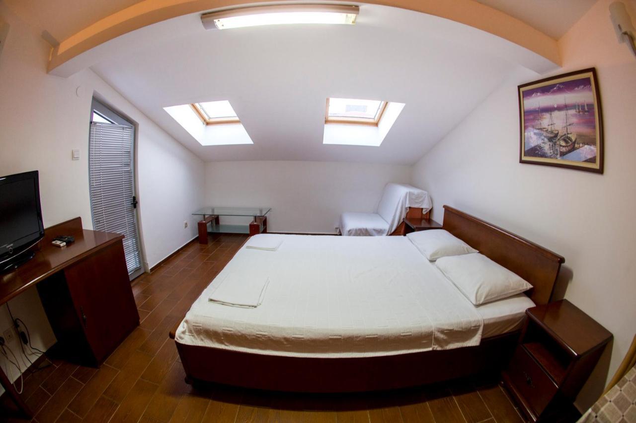 Sms Apartments Budva Bagian luar foto