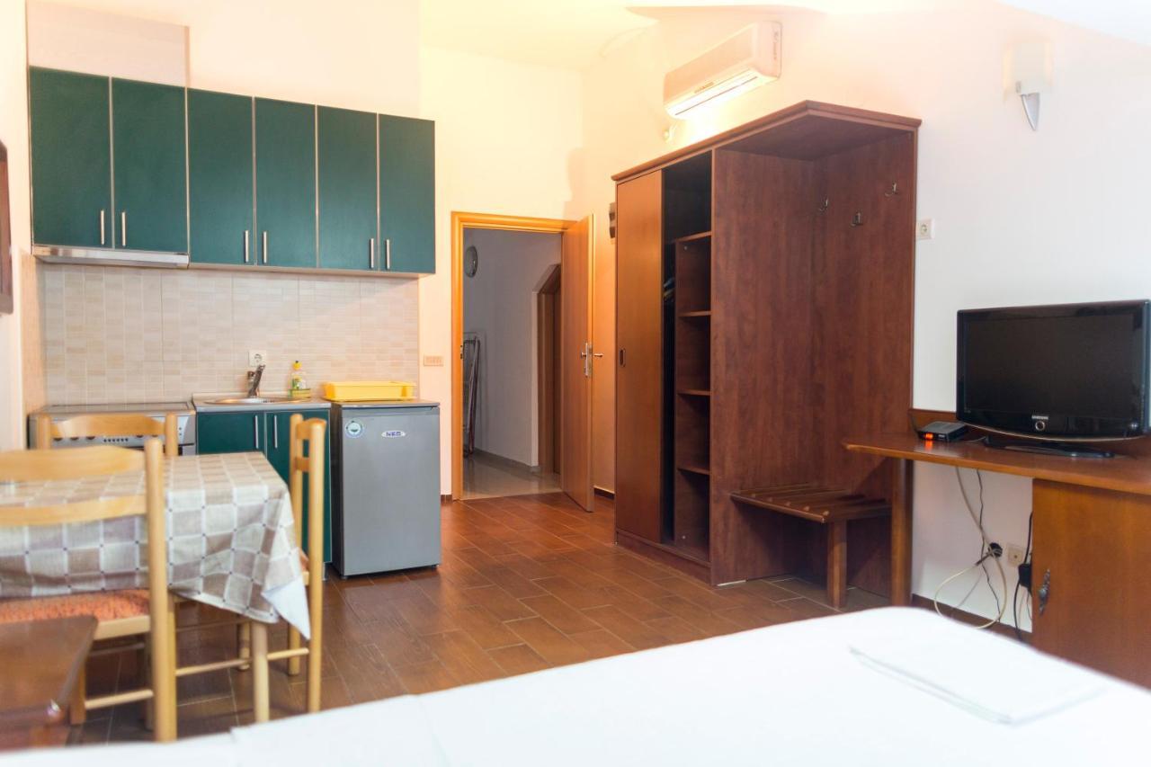 Sms Apartments Budva Bagian luar foto