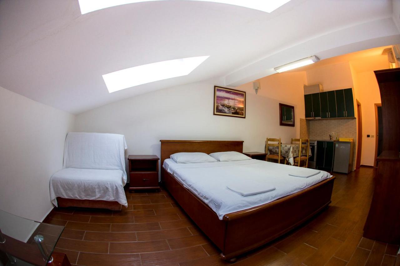 Sms Apartments Budva Bagian luar foto