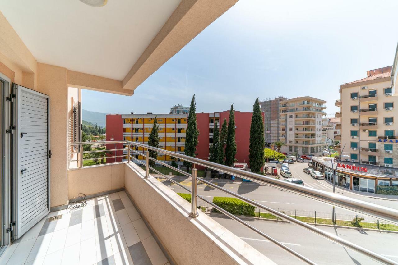 Sms Apartments Budva Bagian luar foto